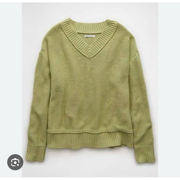 American Eagle Long Weekend V Neck Sweater! - Picture 1 of 4